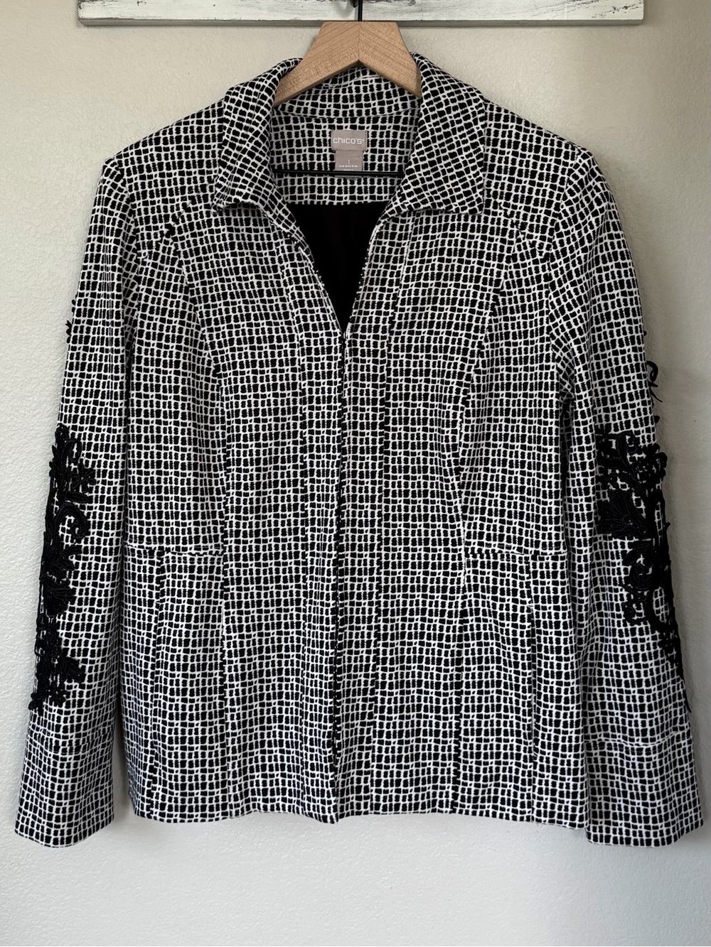 CHICO’S 1 Geo Print Paisley Embroidered Lace Blazer Lined Jacket • Black White M